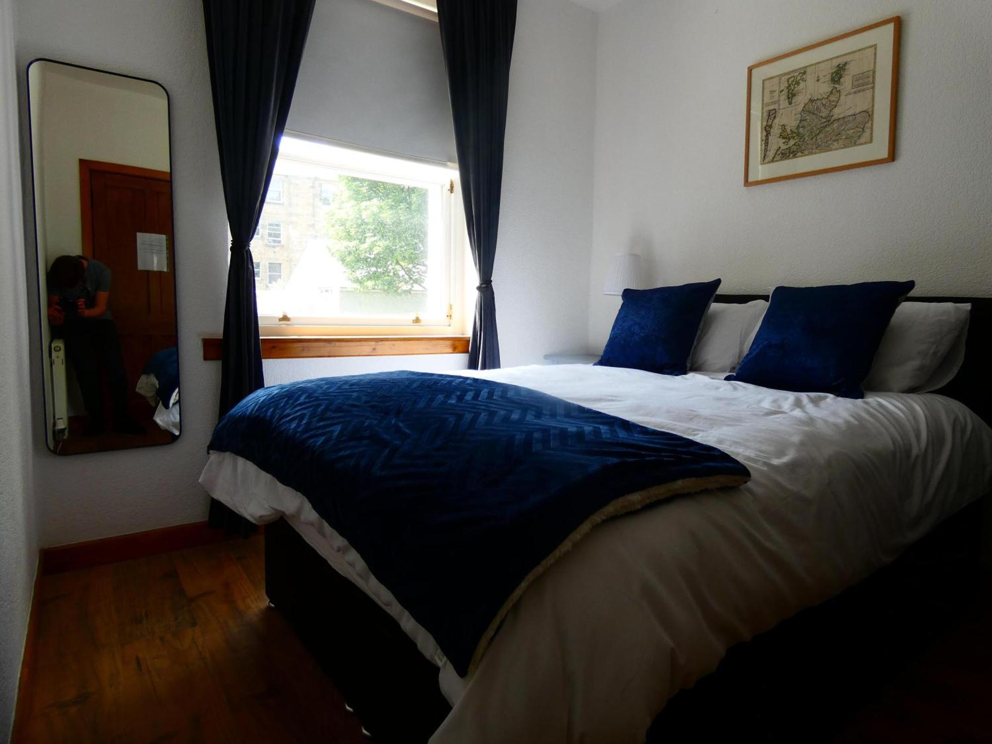 Central 2-Bed Flat In EDI Exterior photo